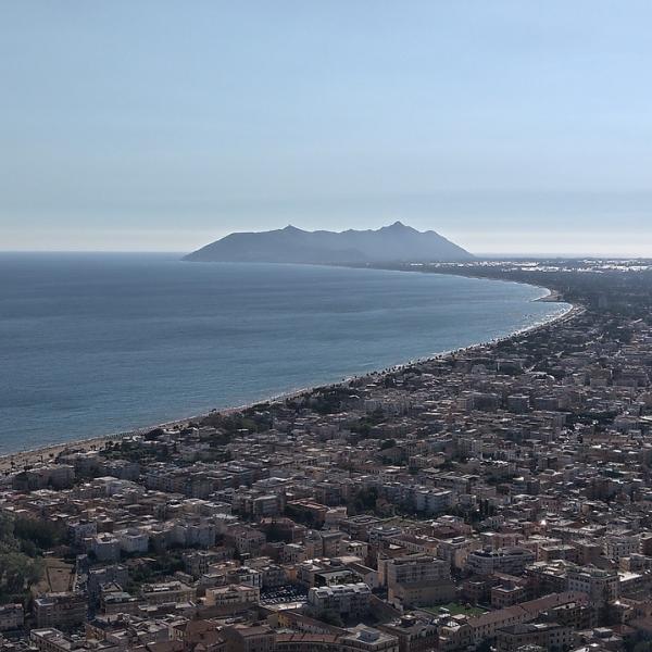 Quali sono i posti belli da visitare tra Sperlonga e Terracina?