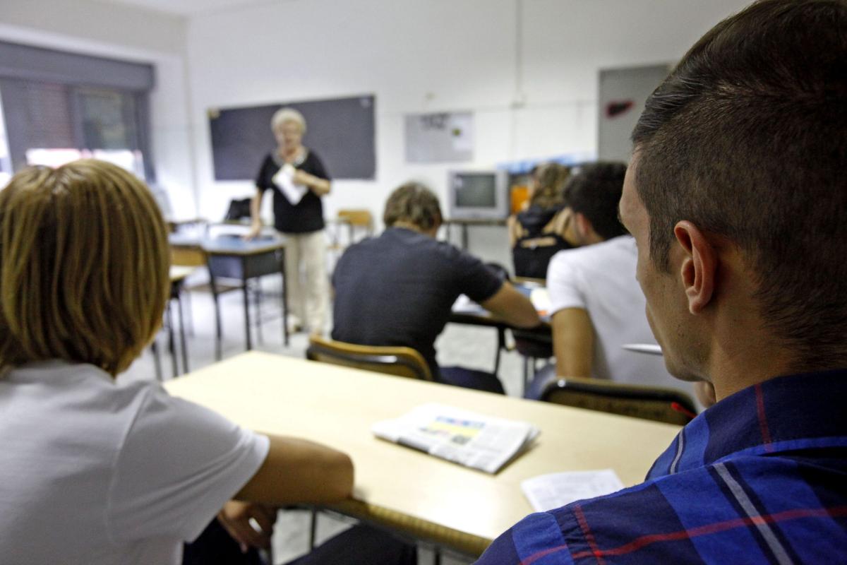 Scuole al freddo, quasi uno studente su due fa lezione al gelo