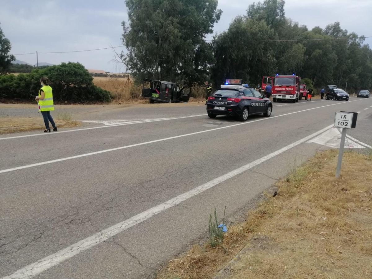 Incidente Villamar, cinque feriti nello scontro frontale sulla Stat…