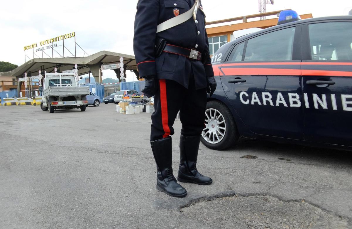 Salerno, sparatoria ad Angri: ferito 33enne vicino a un mercato