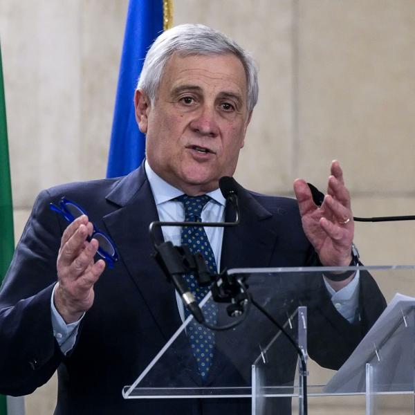 Forza Italia, gli auguri di buon Natale di Tajani: “Lo dedichiamo a Berlusconi” | VIDEO