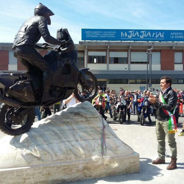 Dakar: il figlio Gioele segue le orme del padre Fabrizio Meoni, morto nel 2005 all’ultimo raid della carriera