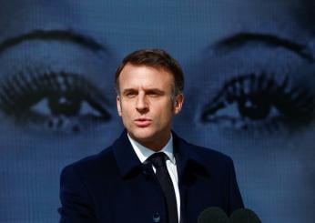 Francia, Macron: “Aggiungere diritto all’aborto alla Carta dei diritti Ue”