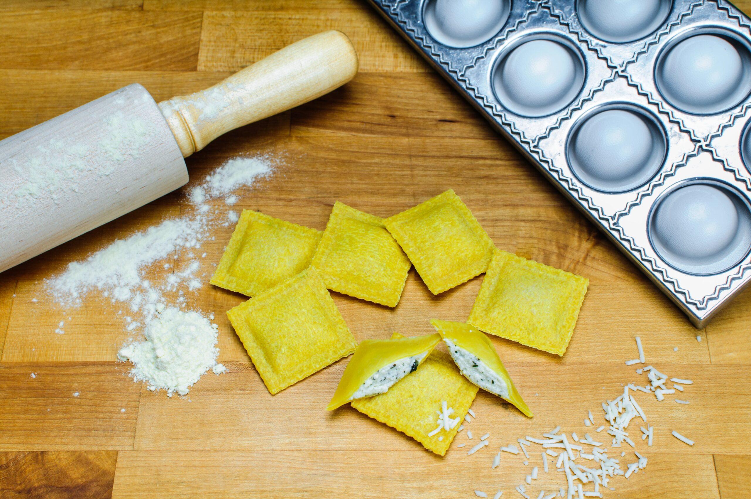 Idee per il Cenone di Capodanno 2024: i ravioli al salmone