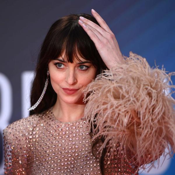 Dakota Johnson e Chris Martin stanno ancora insieme? La foto di conferma dopo i rumor sulla rottura