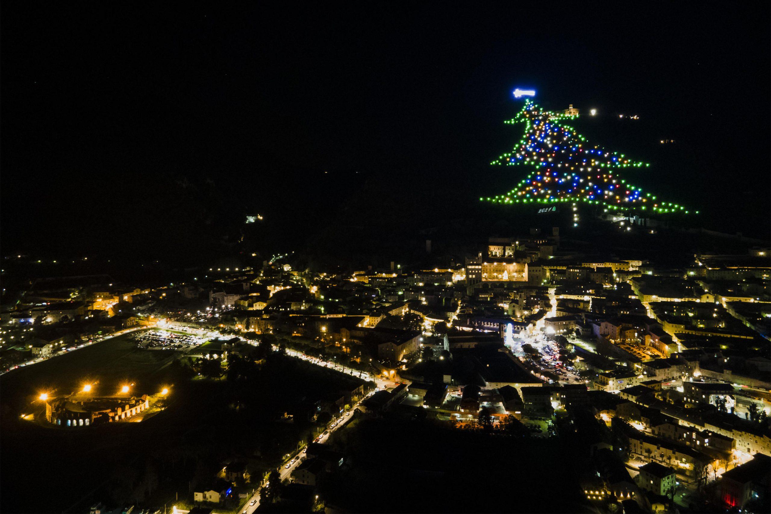 L’albero di Natale più grande al mondo si trova a Gubbio