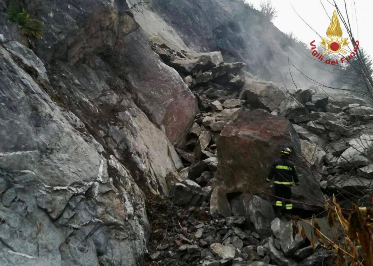 Frana la montagna a Luino, nessun ferito ma evacuate 11 famiglie