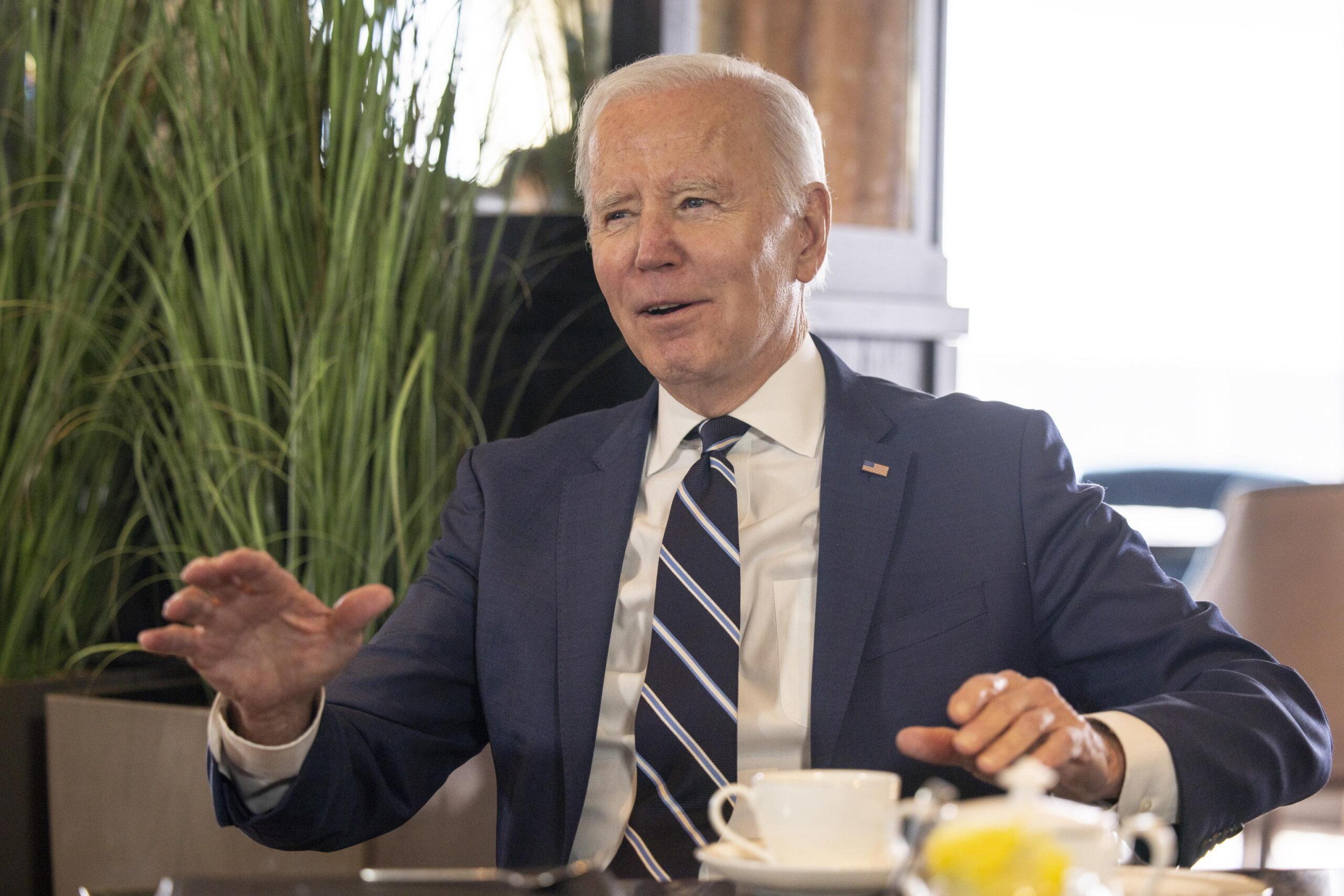 Biden in Irlanda del Nord, il presidente degli Usa oggi è a Belfast | FOTO