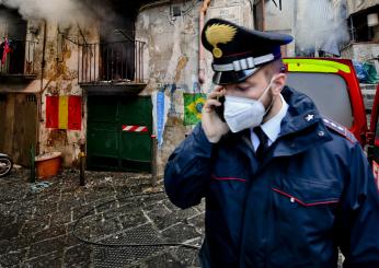 Napoli, incendio all’interno del gazebo di una pizzeria: fermata una persona