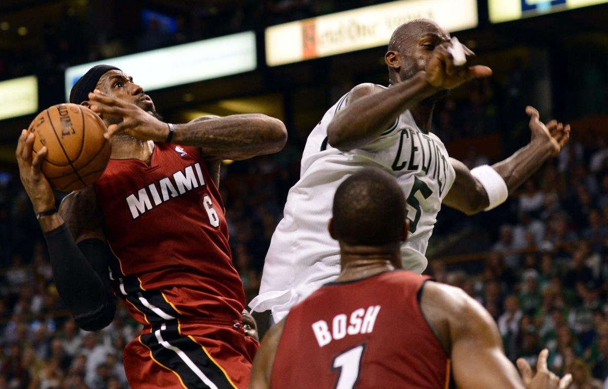 NBA, Garnett a sorpresa: “I Lakers devono prendere in considerazione di scambiare LeBron”