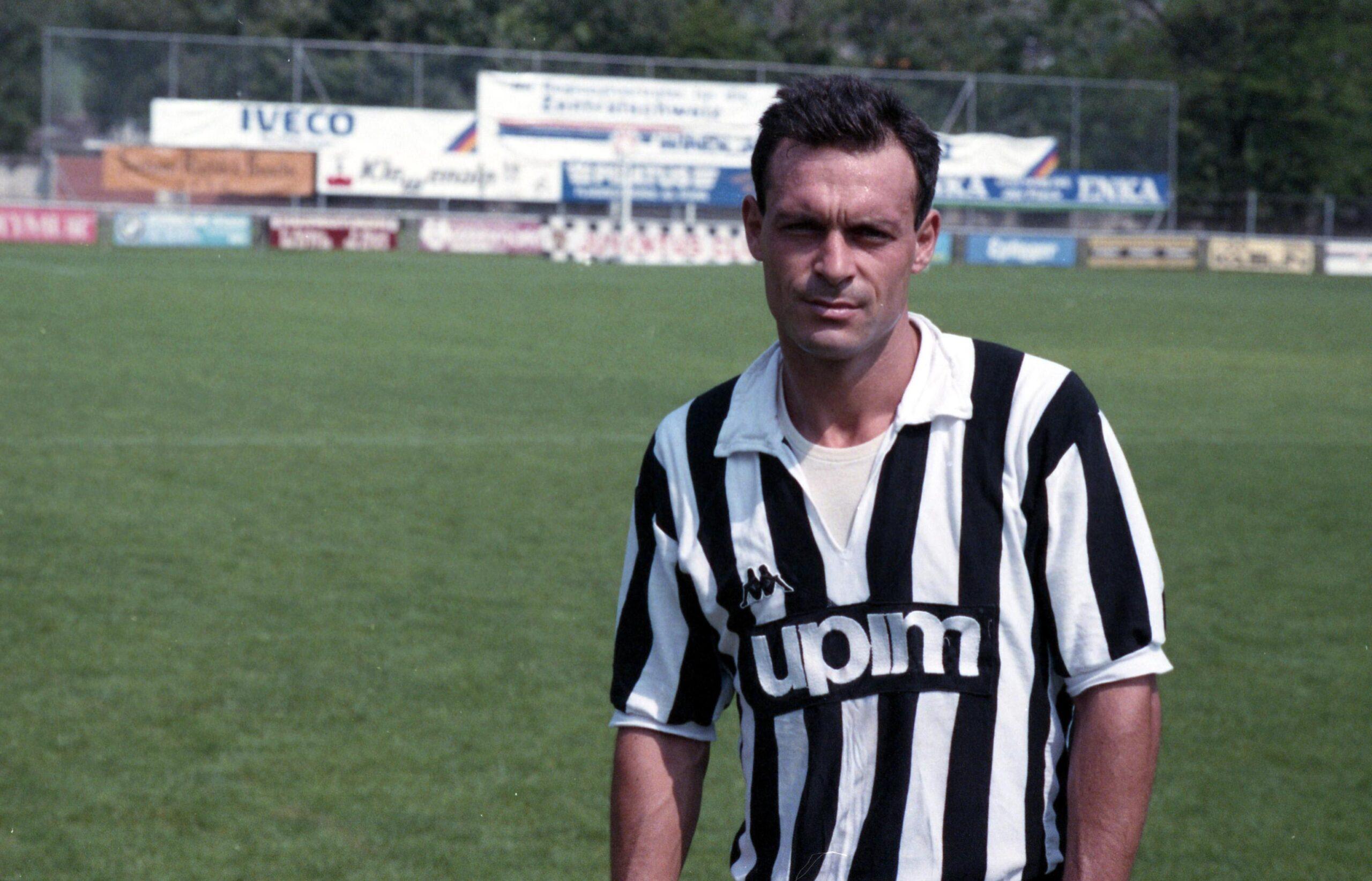 Addio a Totò Schillaci, causa morte, età e carriera del bomber delle “Notti Magiche”