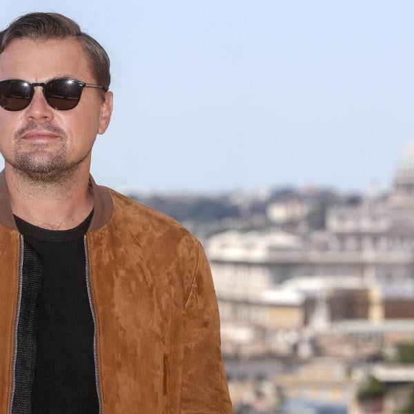 Leonardo Di Caprio, 50 anni in grande stile: chi c’era alla mega-festa