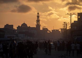 Guerra a Gaza, Houthi rivendicano attacchi a tre navi nel Mar Rosso. Biden: “Hamas resta il più grande ostacolo all’accordo”