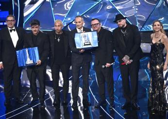 Sanremo 2024, Geolier tra i fischi e il silenzio del pubblico dell’Ariston, vince la classifica top 5 della quarta serata