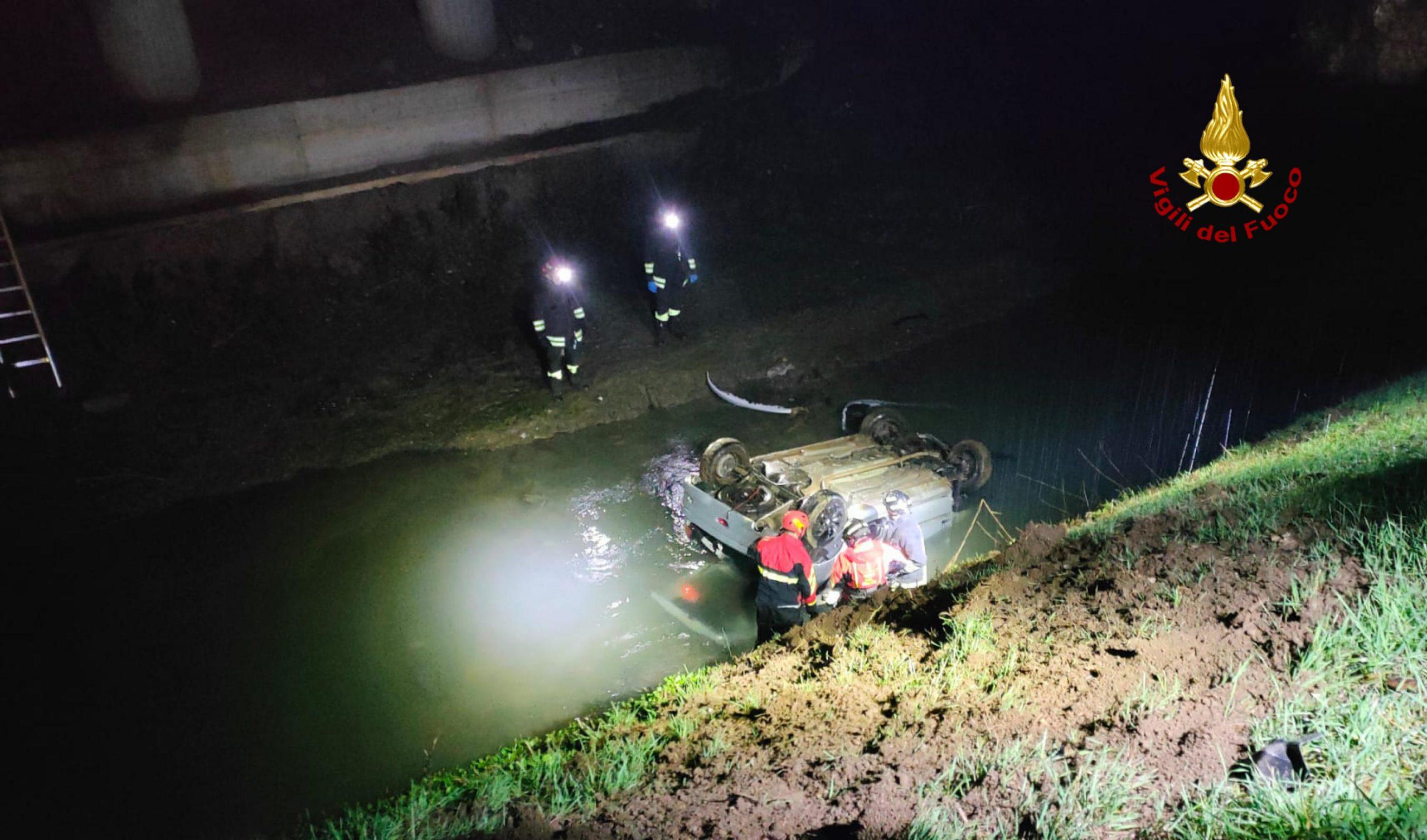 Tragico incidente a Verona: auto finisce in un canale, morti 3 ragazzi