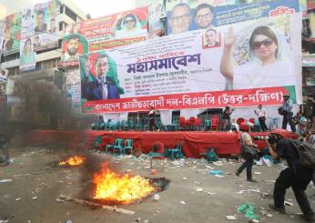 Bangladesh alle elezioni 2024: le opposizioni boicottano il voto. Spari per le strade fra polizia e attivisti