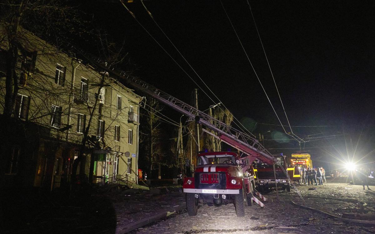 Guerra in Ucraina, attacchi russi contro Kharkiv: quattro morti e dodici feriti. Cede diga in Russia, evacuate 3mila persone