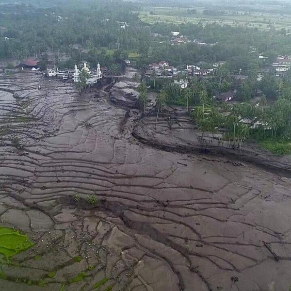 Cos’è e come si forma un lahar, la colata detritica vulcanica che sta flagellando Sumatra