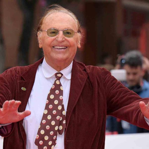 Patrimonio di Renzo Arbore: quanti soldi ha il conduttore?