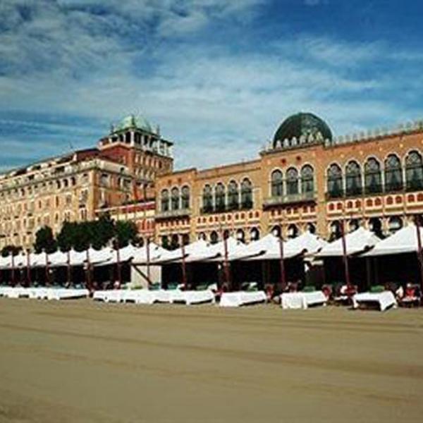 Hotel Excelsior di Venezia celebra i 90 anni con il cocktail 1932