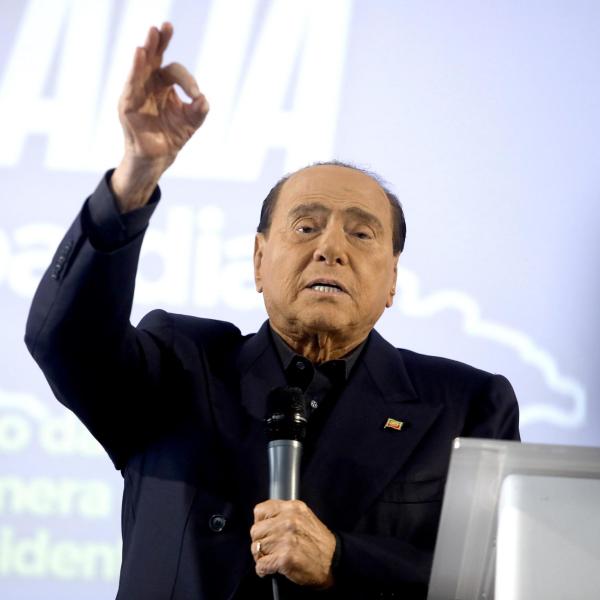 Berlusconi auguri di Natale: “Io stagionato ma ho cuore giovane. Impegnato affinché nessuno rimanga indietro”