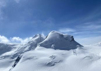 Svizzera, elicottero si schianta sulle Alpi: in corso le operazioni di salvataggio