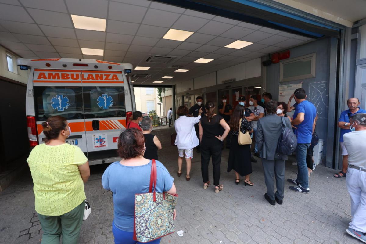 Palermo, aggressione shock al Policlinico: paziente minaccia le infermiere ed picchia un medico