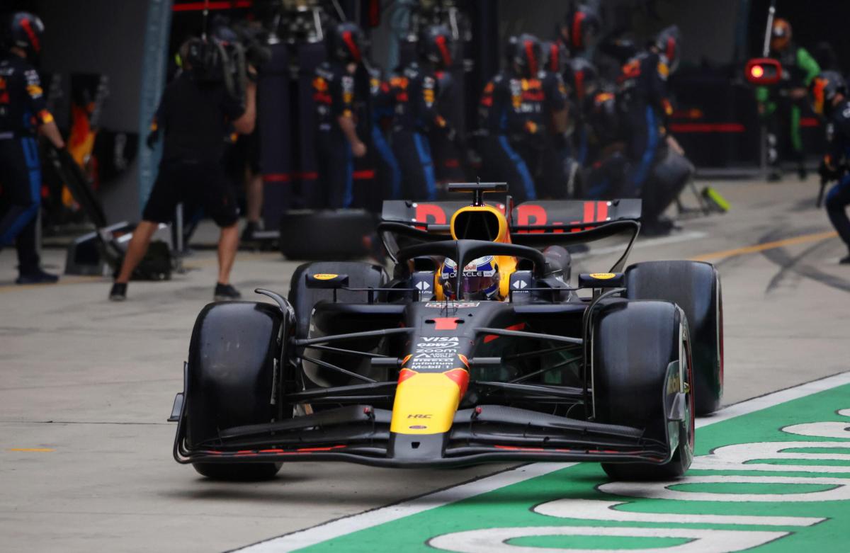 F1, Verstappen vince anche in Cina. Ferrari fuori dal podio: la classifica