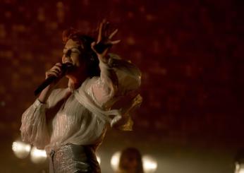 I Florence And The Machine tornano per stupire: il nuovo album live “Symphony of Lungs” fa sognare i fan