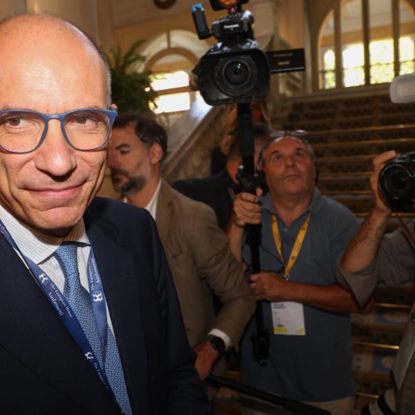 Letta contro la destra: “O noi o loro, il futuro passa da 60 collegi”