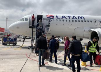 Turisti ubriachi sul volo: il pilota costretto a dirottare a Venezia