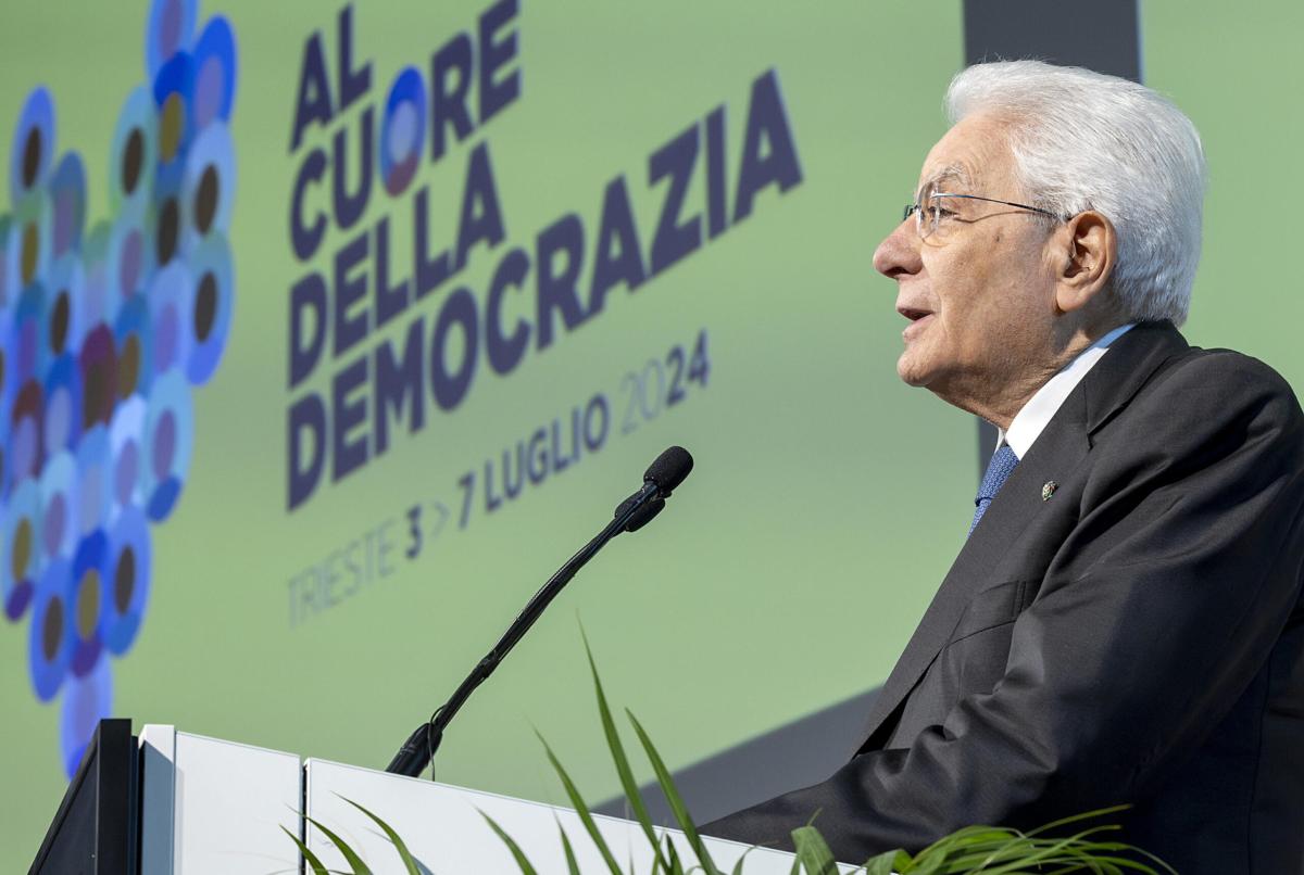 Democrazia, cosa ha detto Mattarella a Trieste (che sa di altolà al premierato): “No all’assolutismo della maggioranza”