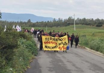 Cagliari, sit-in pacifista di fronte al Tribunale: presenti 50 persone