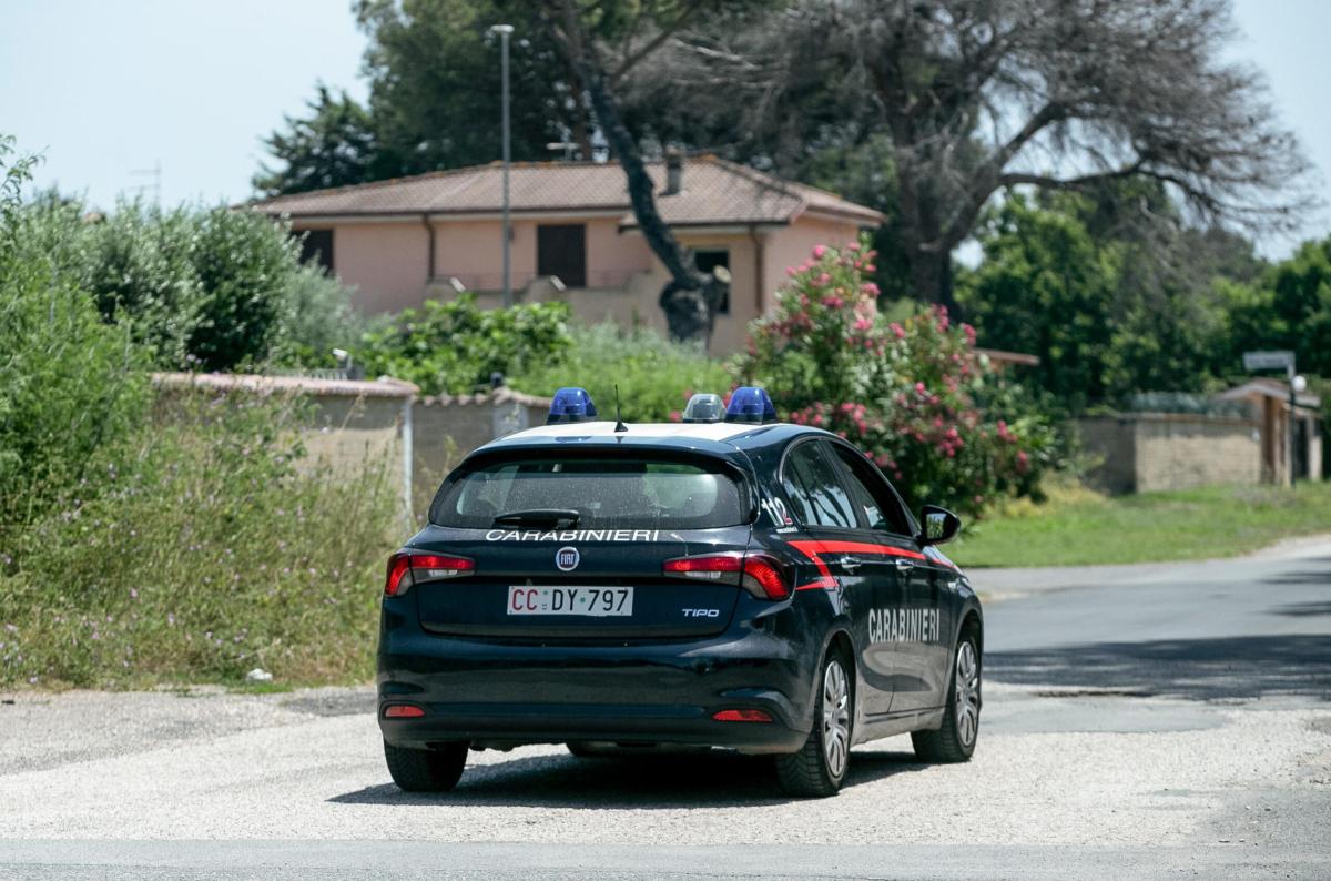 Torino, trovati due cadaveri in casa in avanzato stato di decomposi…