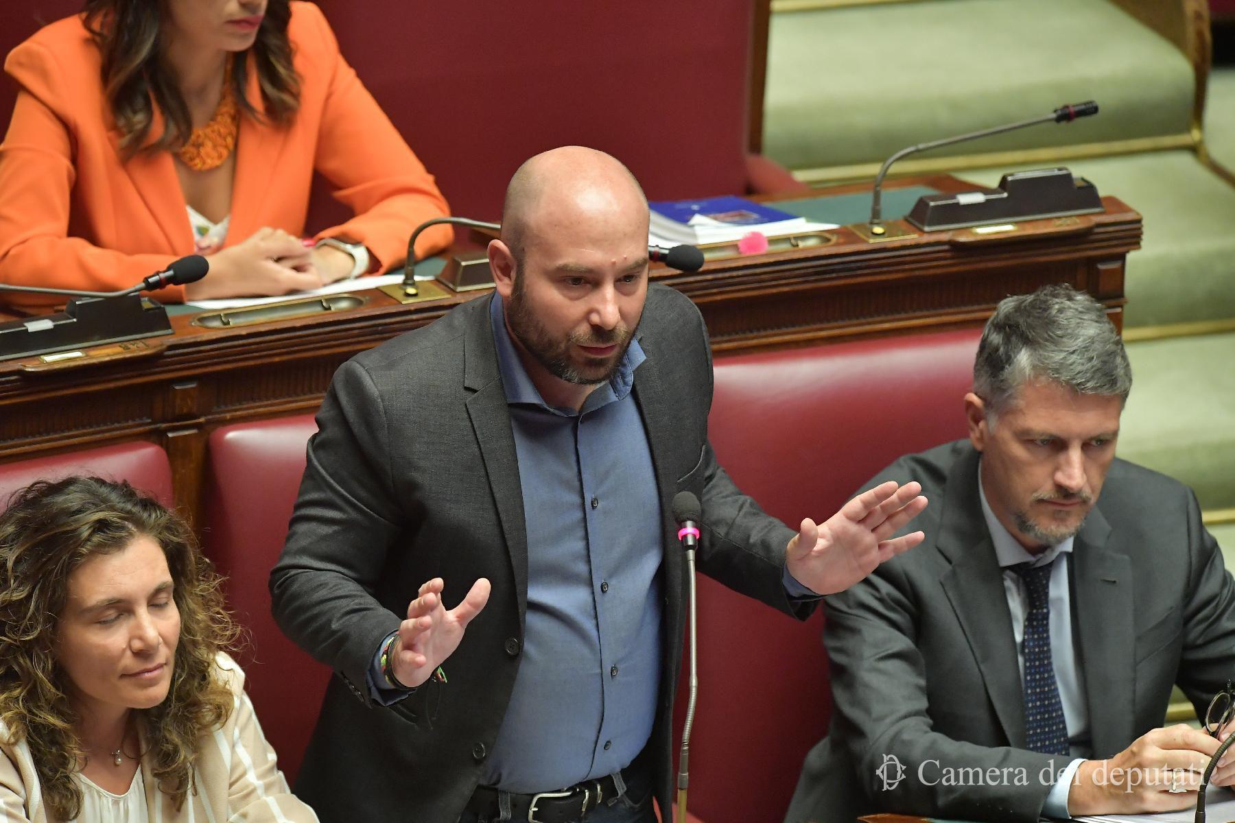 Sangiuliano, Caso (M5S): “Meloni responsabile di averlo scelto e difeso”