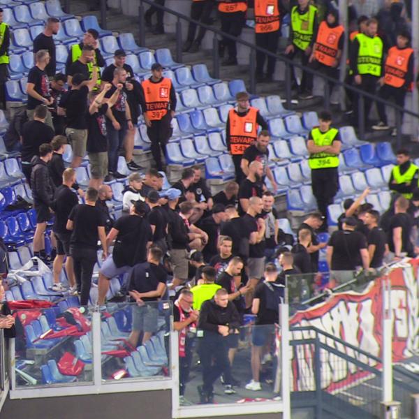 Roma – Slavia Praga violenza dei tifosi cechi, steward ferito e in ospedale: la testimonianza shock a TAG24 | VIDEO