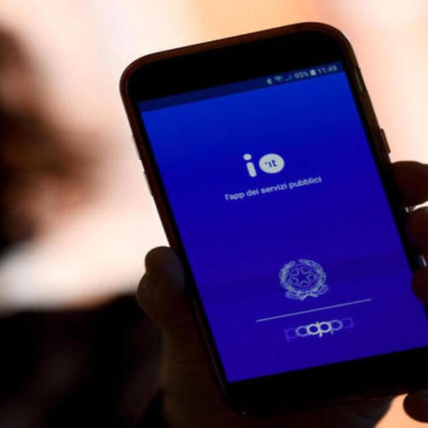 Spid Cie, la vera novità in arrivo è il portafoglio digitale: ecco come sarà l’App Io nel 2024 con Tessera sanitaria, patente e titoli di studio