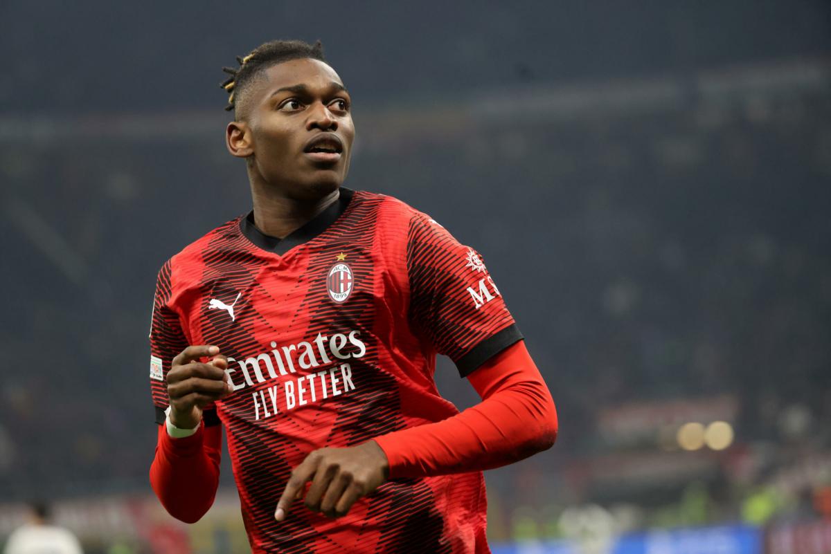 Leao: “Amo il Milan. Sogno? Diventare capitano. Mi sento un top”