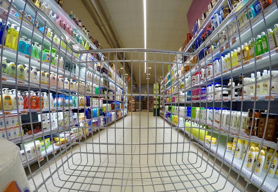 Il 1 maggio 2023 i negozi sono aperti? Dai centri commerciali ai supermercati