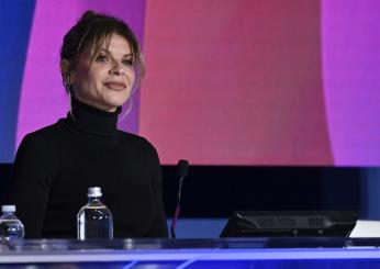 Sanremo 2024, Alessandra Amoroso legge gli insulti degli haters: “Sono andata in terapia” | VIDEO