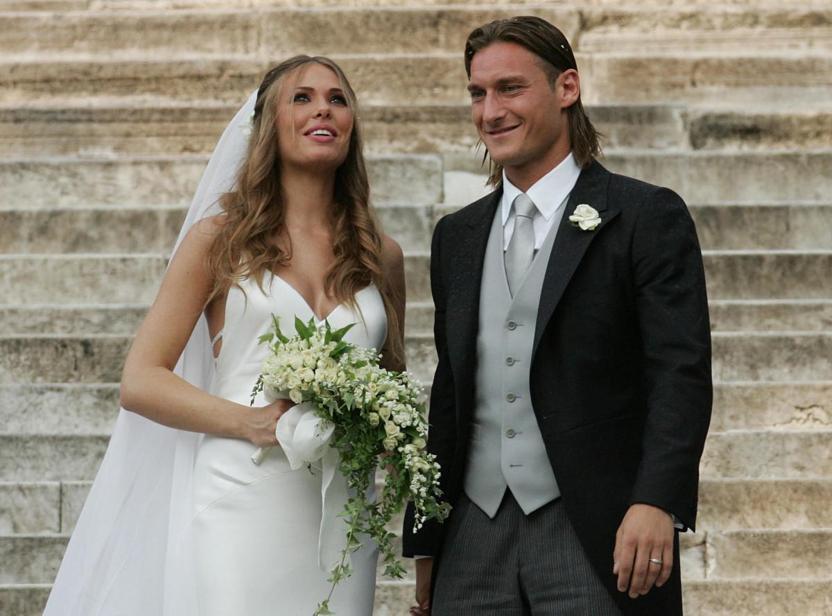 Ilary Blasi si vendica di Francesco Totti: sparite le foto insieme …