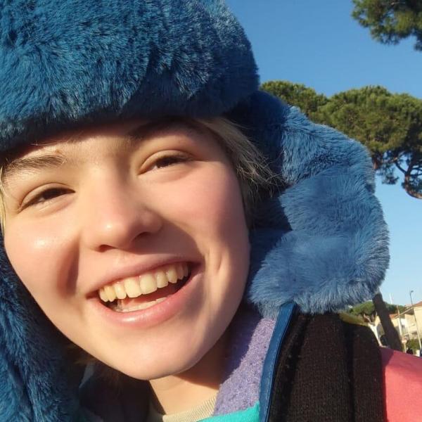 Anastasia Ronchi, la 16enne scomparsa da Viareggio il 3 settembre. Il padre: “Non è stata ritrovata, ma solo avvistata a Parigi. Tutte le testate e i mass media rettifichino la notizia”