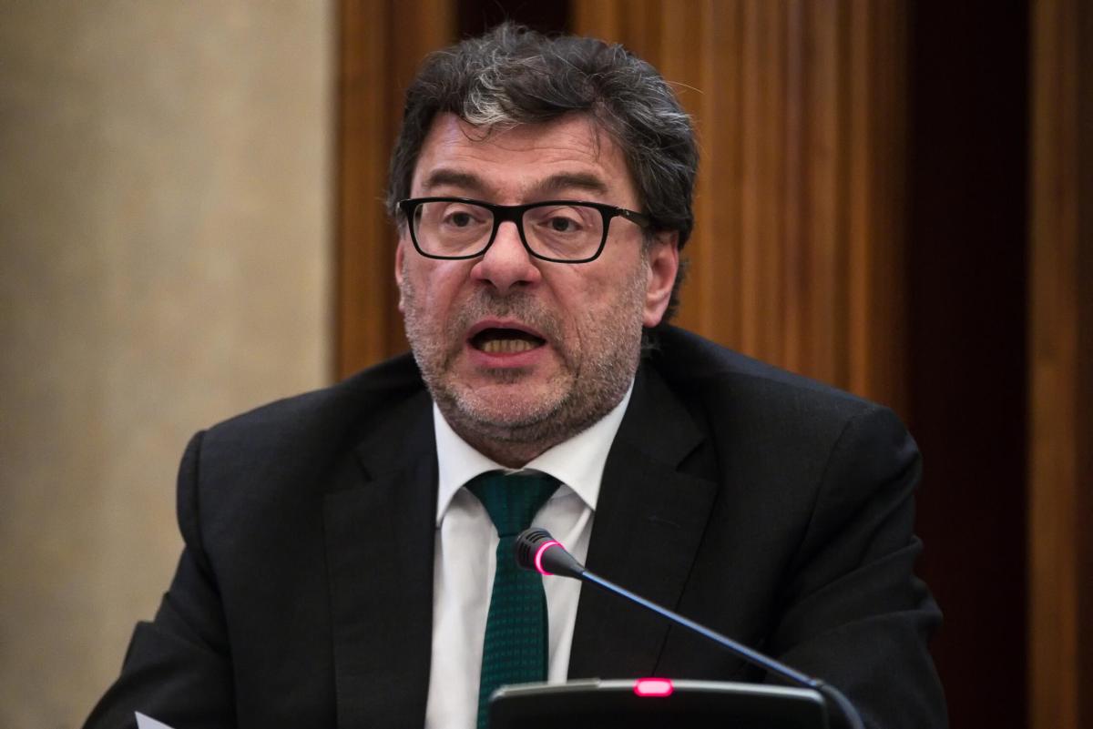 Italia a rischio recessione, Giorgetti: “In Germania è già arrivata”