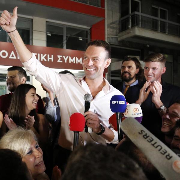 Grecia, Stefanos Kasselakis vince le primarie di Syriza, leader dell’opposizione