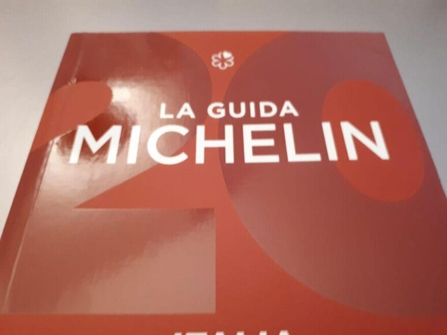 Guida Michelin, dal 2024 stelle e ‘chiavi’ anche di alberghi e hotel: ecco come saranno le recensioni