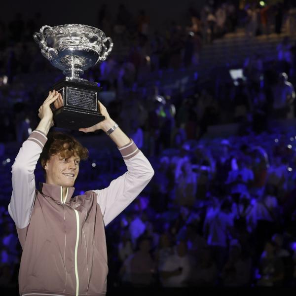 Sinner dopo gli Australian Open 2024: “Solo ora mi rendo conto di ciò che ho fatto. Il mio modello? È sempre stato Federer”