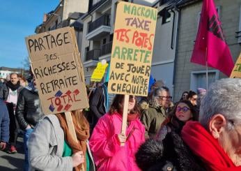 Francia, in vigore la nuova riforma delle pensioni: “Si lavorerà fino a 64 anni”