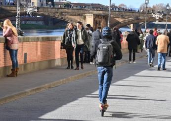 Sicurezza stradale, stretta sui monopattini: si valuta l’obbligo di targa e casco. La riunione al Ministero dei Trasporti