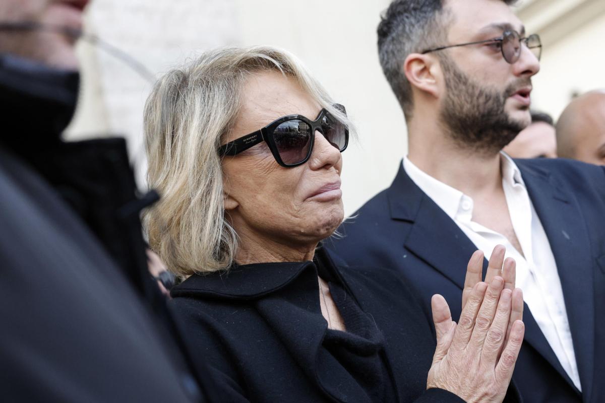 Maria De Filippi: il messaggio per Maurizio Costanzo a C’è posta pe…