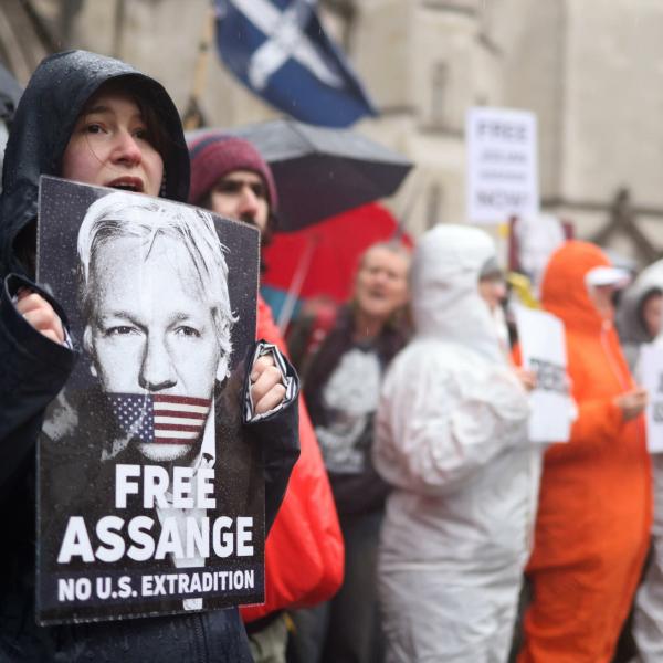 Julian Assange, l’udienza è conclusa: la decisione è rimandata